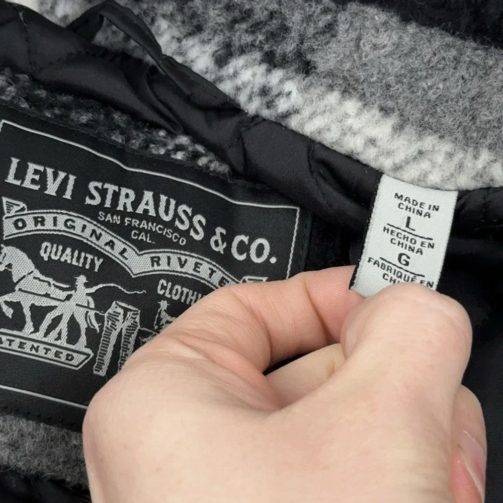 Levis new tags